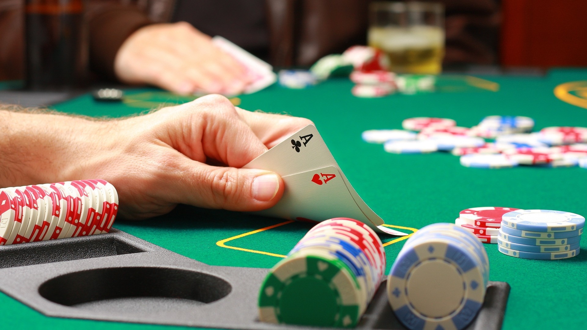 The Simple Gambling That Wins Customers